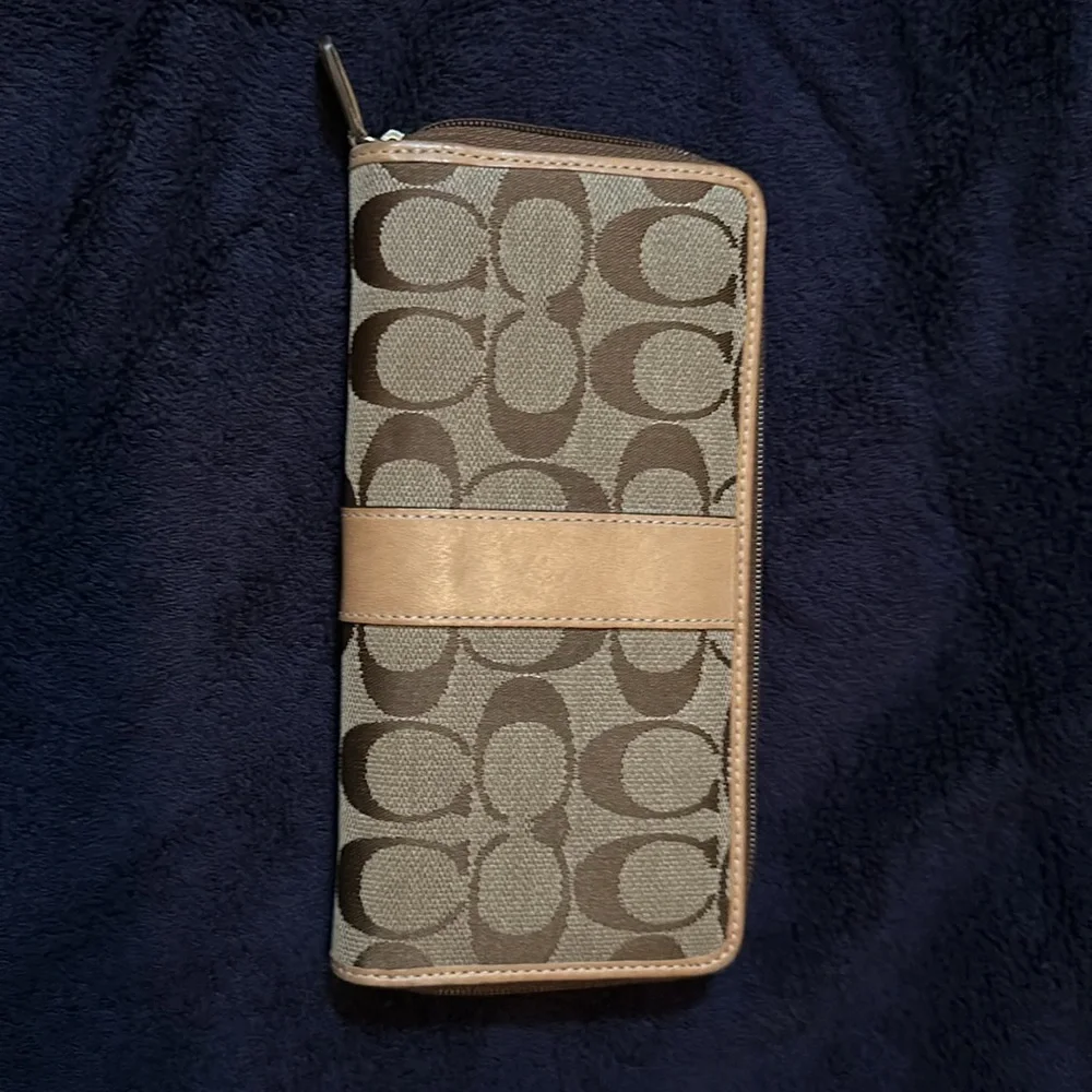 Coach Wallet - Picture 3 of 3